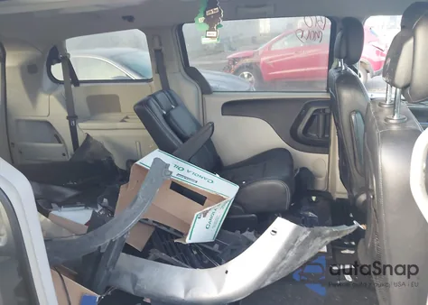 2016 Chrysler Town & Country Touring z USA, uszkodzony, nr VIN 2C4RC1BG4GR267771